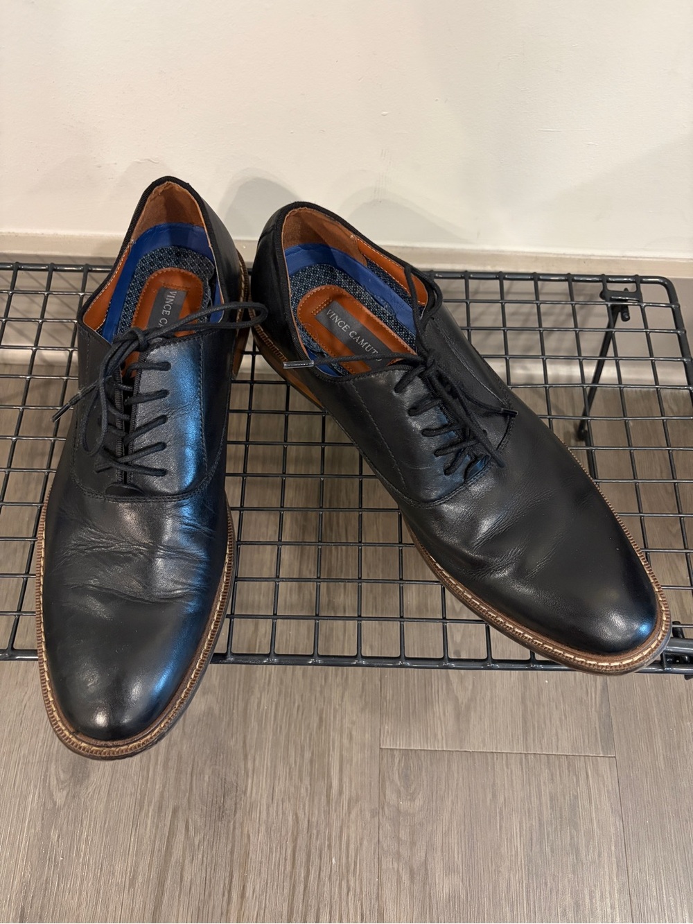Vince Camuto Black Leather Oxford Shoes with Contrast Welt